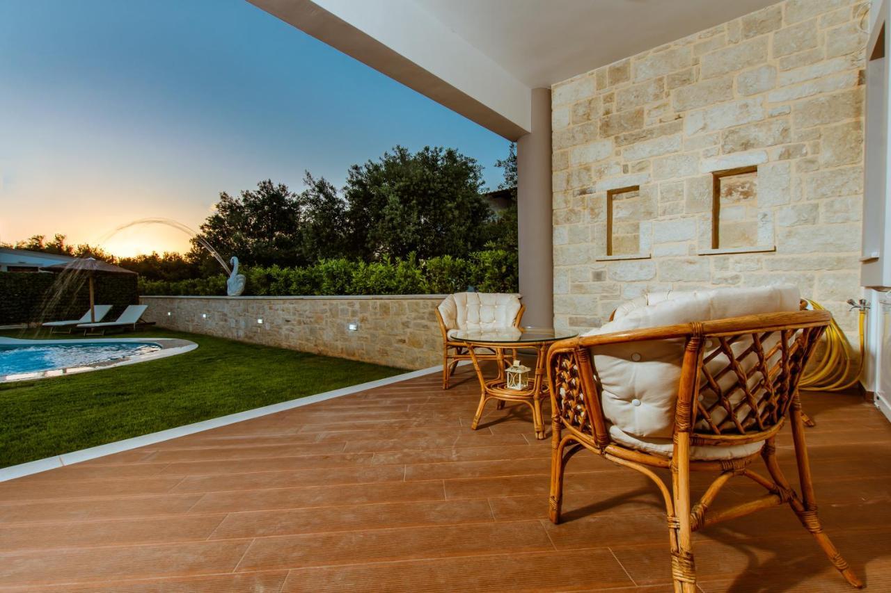 Chania Oasis With Heated Pool Extérieur photo